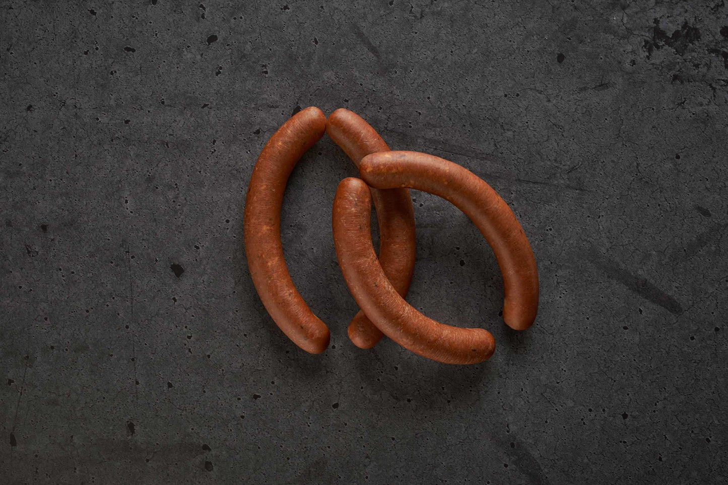 2 Paar Johannes Pur Debreziner auf dunklem Hintergrund